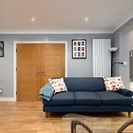 Guestready - Family Retreat In London