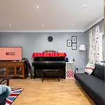 Guestready - Family Retreat In London