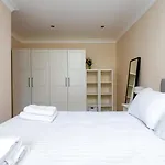 Guestready - Family Retreat In London
